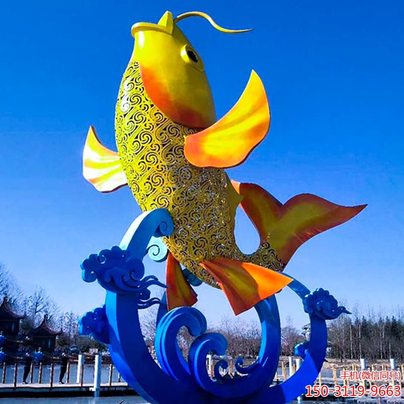 不銹鋼鯉魚(yú)景觀雕塑