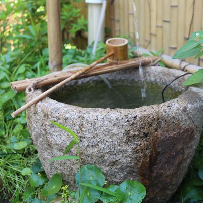 水缸造景擺件流水庭院景觀日式石缽戶(hù)外噴泉石槽魚(yú)缸