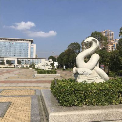 公園戶外廣場(chǎng)擺放大理石雕刻生肖蛇動(dòng)物雕塑